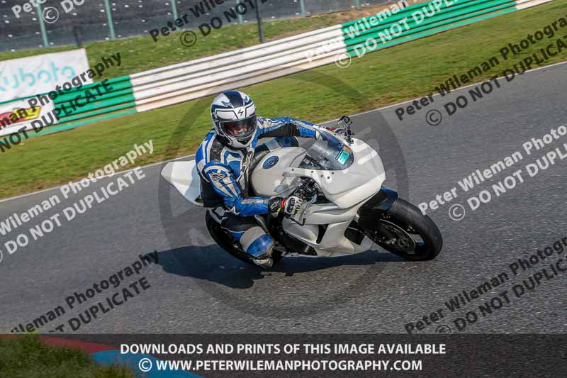 PJM Wedding Photography;enduro digital images;event digital images;eventdigitalimages;mallory park;mallory park photographs;mallory park trackday;mallory park trackday photographs;no limits trackdays;peter wileman photography;racing digital images;trackday digital images;trackday photos